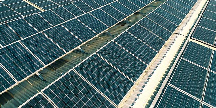 Fabrikanın çatısına kurduğu güneş enerjisiyle her ay 100 bin lira kazanıyor