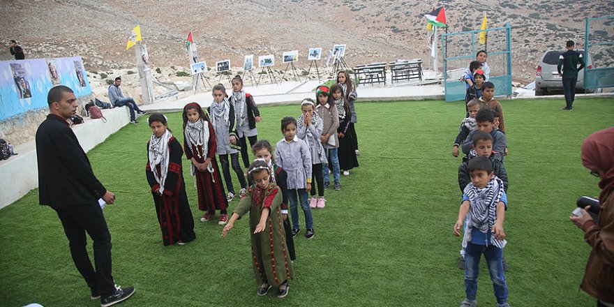 İsrail'in her zulmüne rağmen eğitimlerine devam ediyorlar