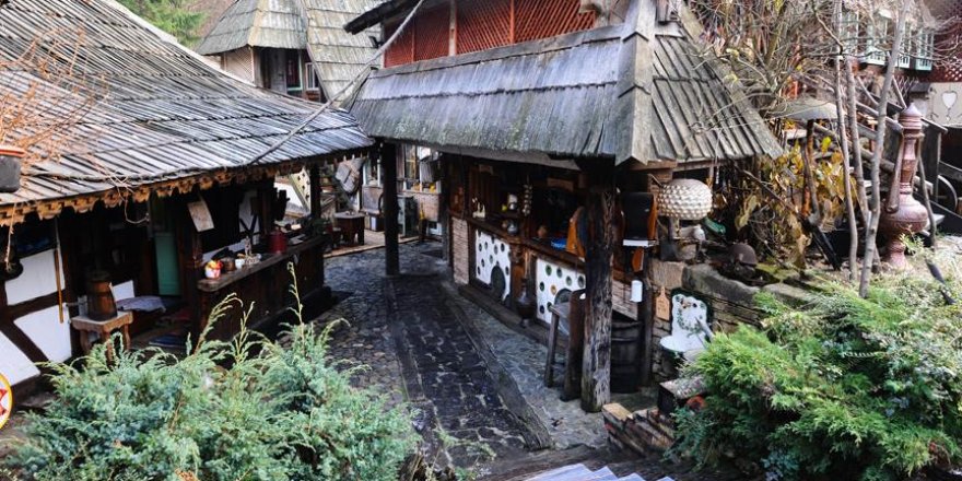 Etnik köyde zamanda yolculuk