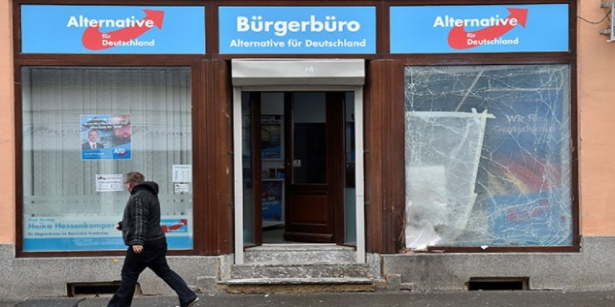 Almanya’da aşırı sağcı partinin bürosuna saldırı