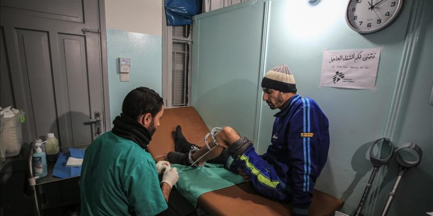 Sınır Tanımayan Doktorlar Gazzelilerin yaralarını sarıyor