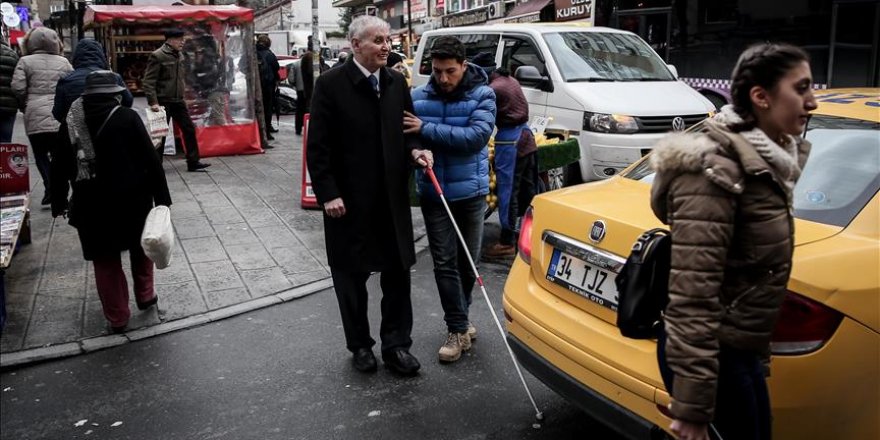 Görme engelliler ulaşım ve erişim güvenliğinde sorun yaşıyor