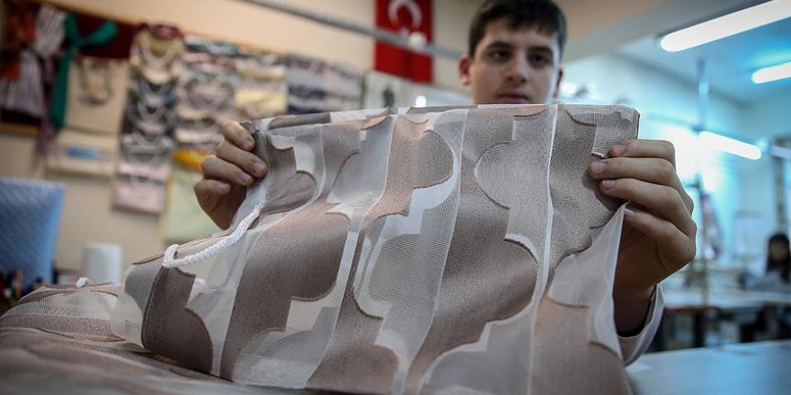 Ücretli poşet engellilerin ürettiği bez çantalara talebi artırdı