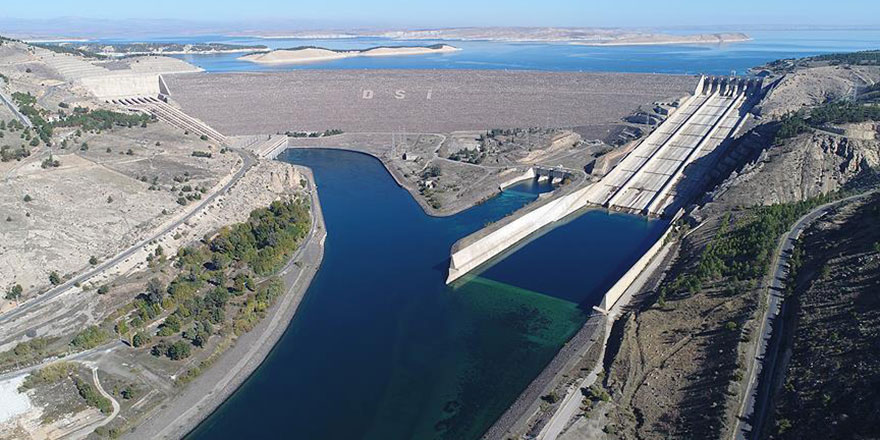 GAP'ı besleyen baraj rahmet ve bereket doldu