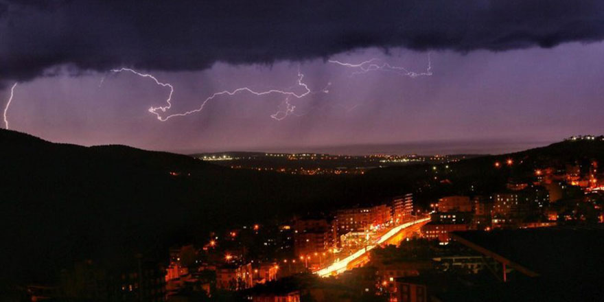 Meteoroloji uyardı! Kar gidiyor, sağanak ve fırtına geliyor