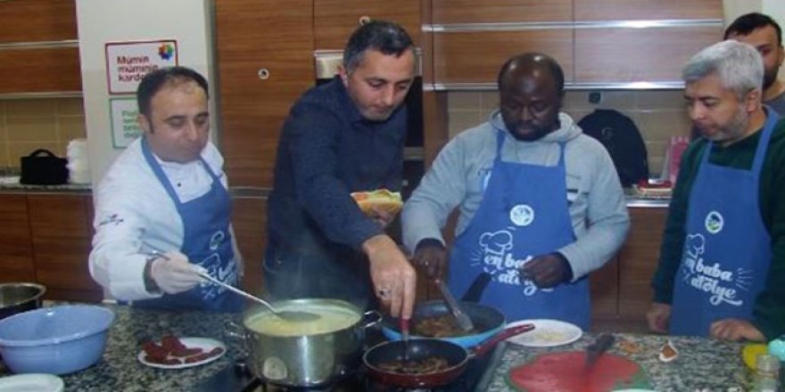 İyi baba olmak isteyenler bu kursa gidiyor