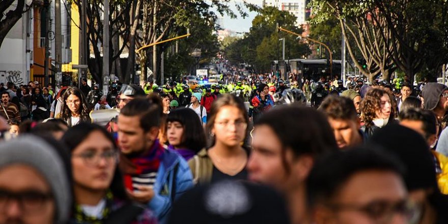 Kolombiya'da öğrenciler yeniden sokağa inecek