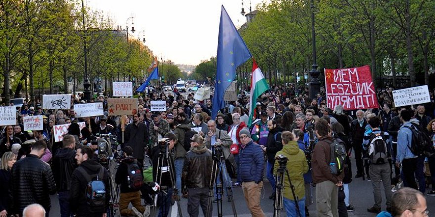 Macaristan'da fazla mesai protestolar sürüyor