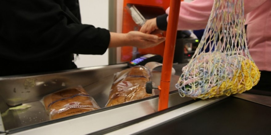 Plastik poşetler gidiyor, bez torbalar geliyor