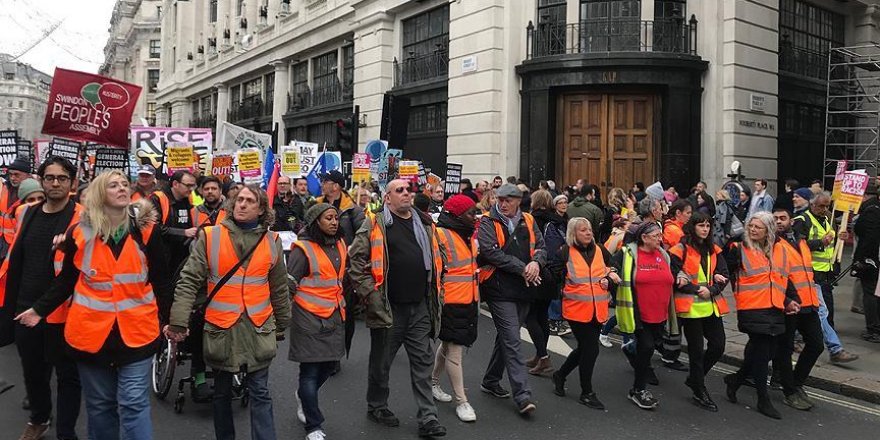 Sarı Yelek akımı İngiltere'ye de sıçradı