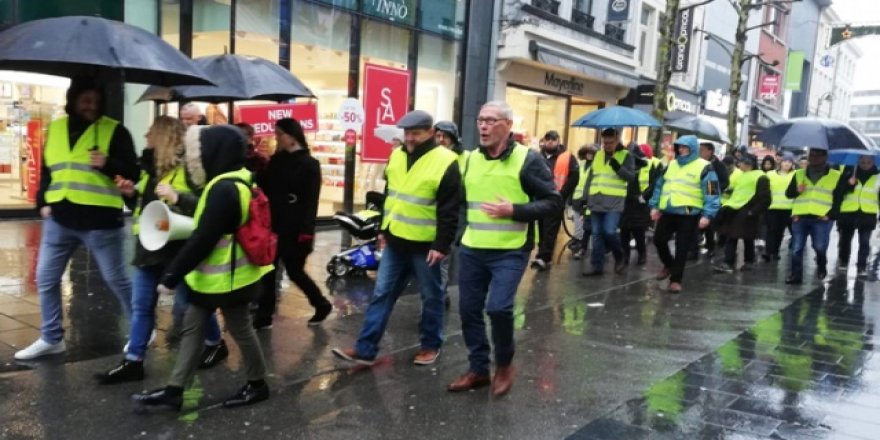 Fransa'da sarı yelekliler gösterilerin 45. haftasında sokaklarda