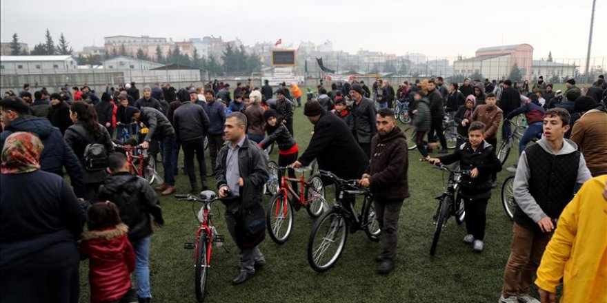 Ailesine sigarayı bıraktıran çocuğa tatil hediyesi