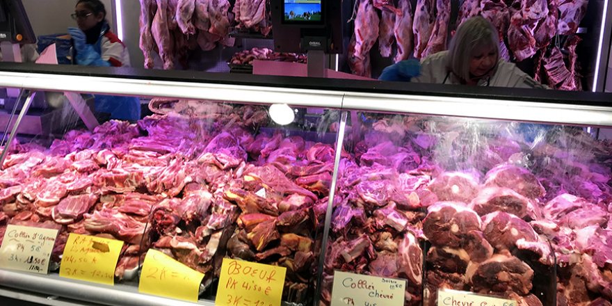 Yıl başından itibaren başlayan helal kesim yasağı tepki görüyor