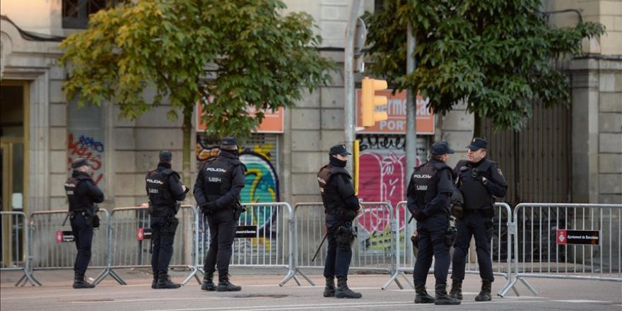 Ayrılıkçı iki Katalan belediye başkanı gözaltına alındı