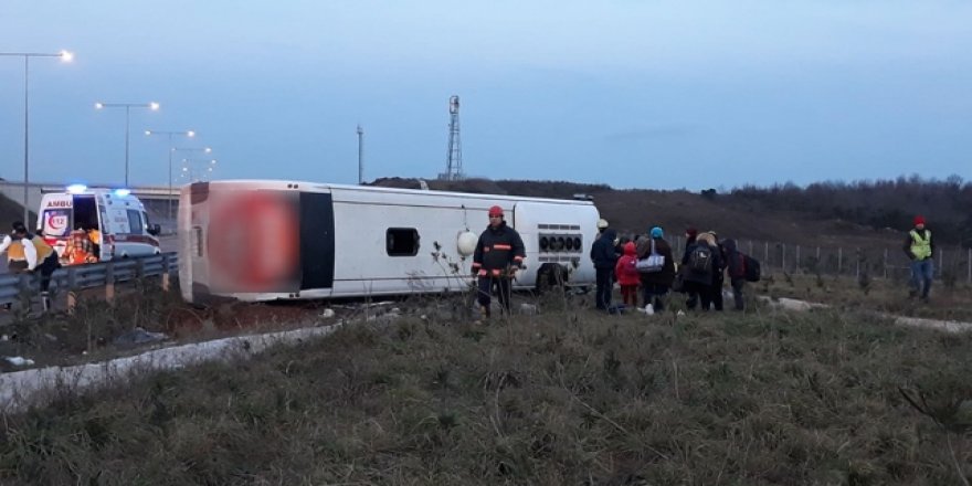Kuzey Marmara Otoyolu'nda yolcu otobüsü devrildi: 6 yaralı