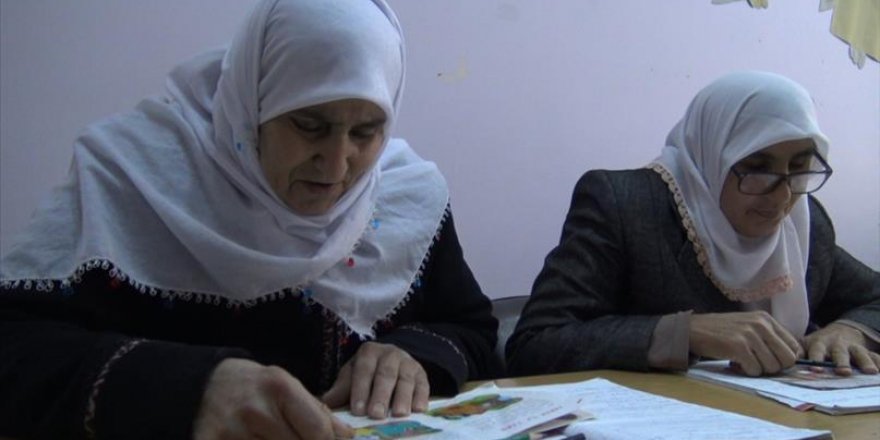 10 çocuk ve 13 torun büyüttü, okuma azminden vazgeçmedi