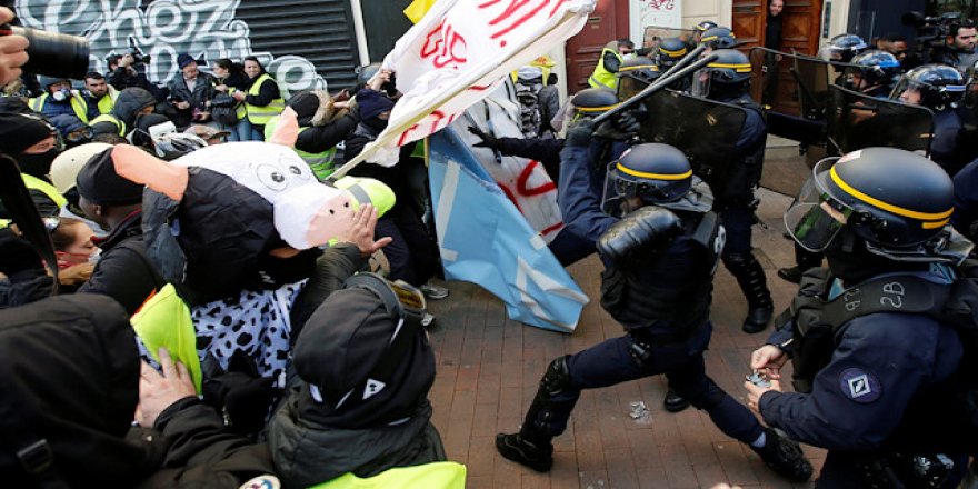Hollanda'da sarı yelekliler sekizinci kez sokaklardaydı