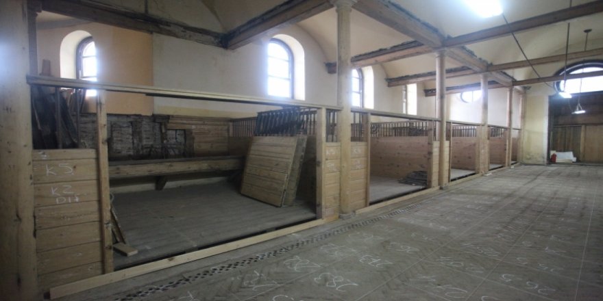 Osmanlı dönemi at kültürünü yansıtan Ahır Köşkü yenilendi