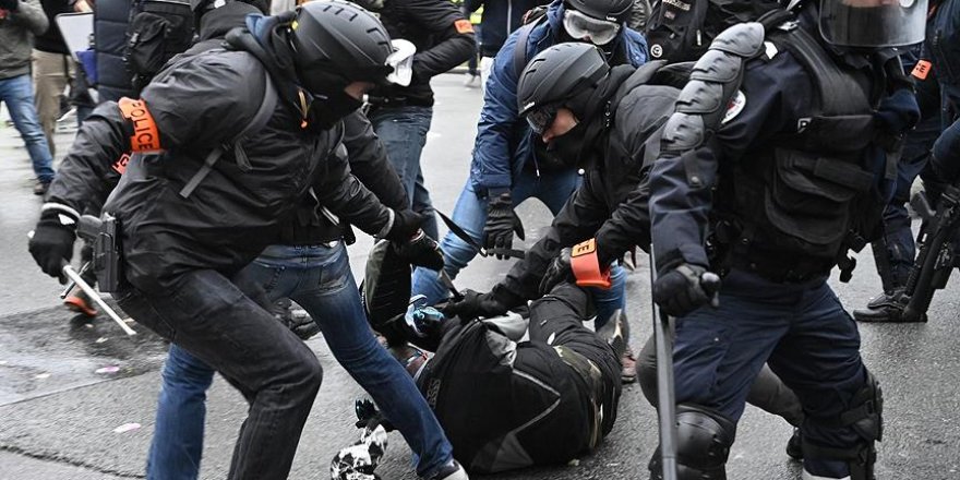 Fransa itiraf etti: 'Sarı yeleklilere polis şiddeti var'