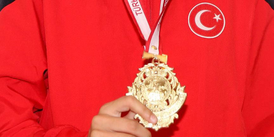 Dünya şampiyonu Zeliha: Totemim yok, duam var, galibiyeti Allah nasip eder