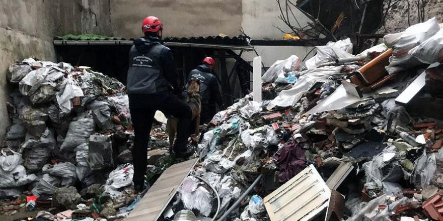 İzmir'den acı haber: Çöken binada bir kişinin cesedine ulaşıldı