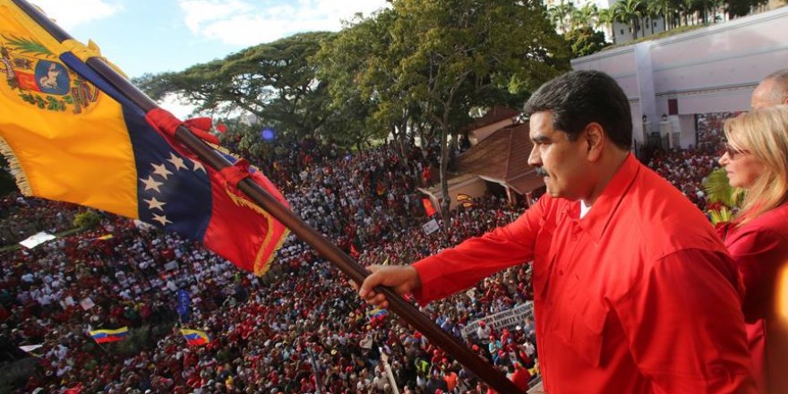 Maduro: Guaido'nun geçici devlet başkanlığını ilan etmesi yargının elinde
