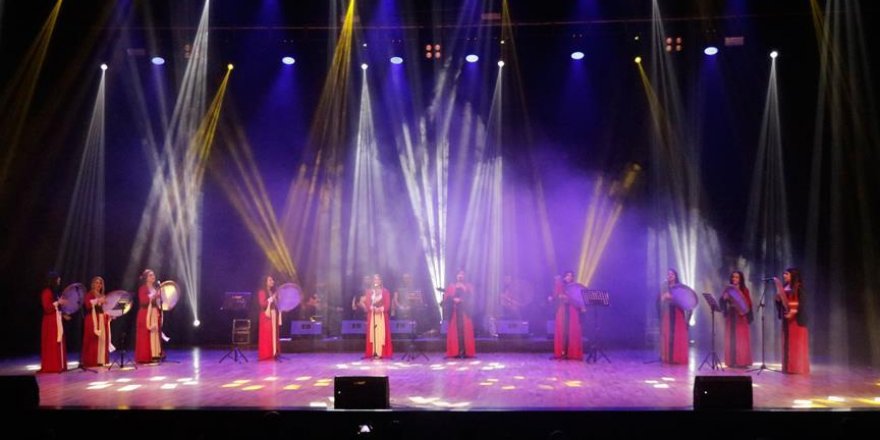 'Reng-i Hakkari' Konya'da sahne aldı