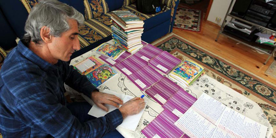 32 yıldır tuttuğu günlükle mahallesinin hafızası oldu