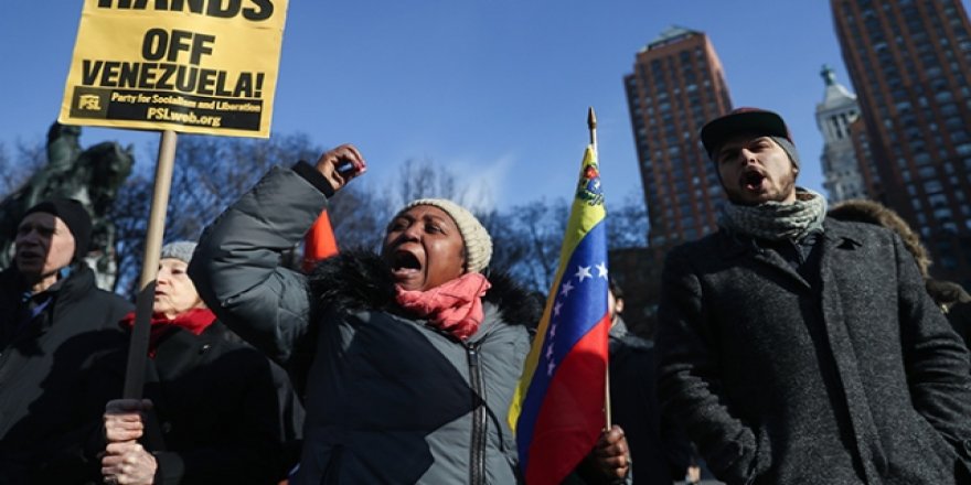New York'ta Maduro'ya destek gösterisi