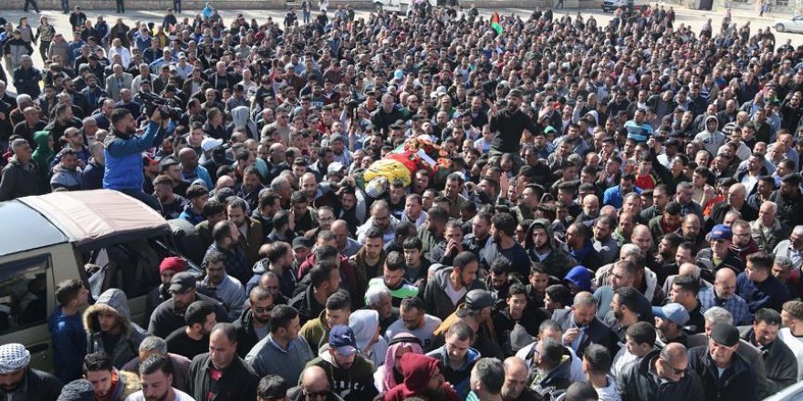 Şehit edilen Filistinli çocuk son yolculuğuna uğurlandı