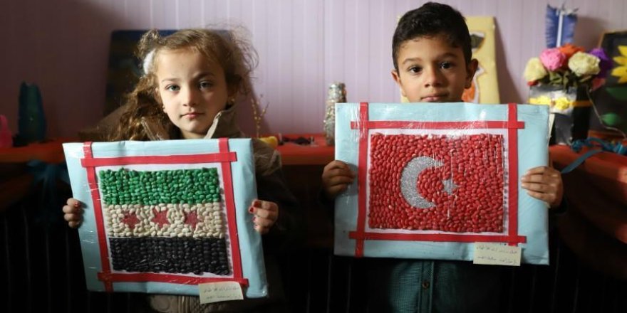 Suriye'deki yetim çocuklardan resim ve oyuncak sergisi