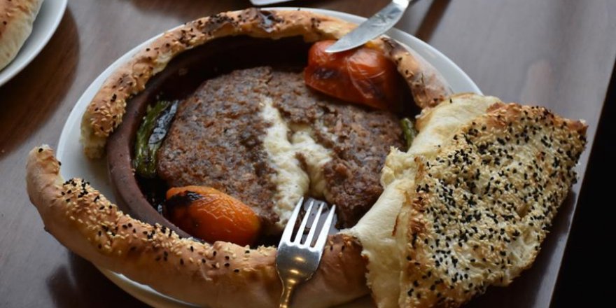 Gastronomi kentinin yeni lezzeti: Kiremitte lavaş kebabı
