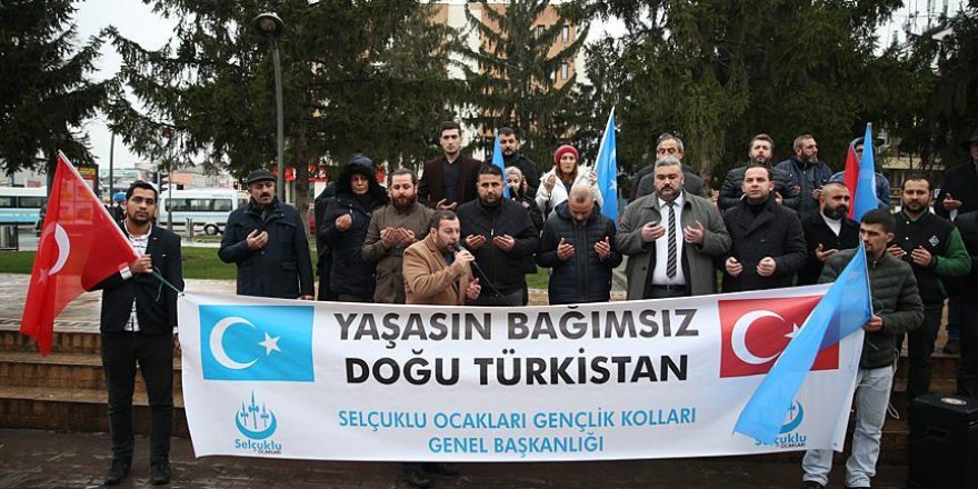 Çin'in Doğu Türkistan'daki insan hakları ihlalleri protesto edildi