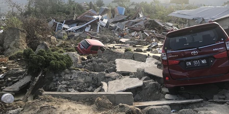 Endonezya'daki sel ve heyelanda ölü sayısı 68'e çıktı