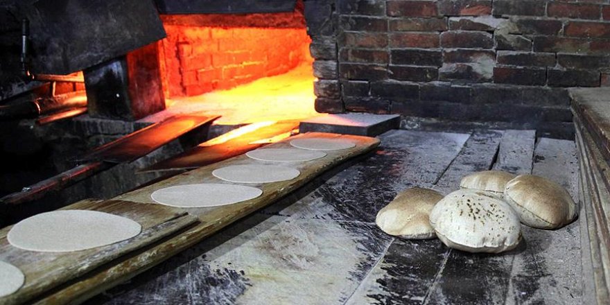 İran'da ekonomi alarm veriyor: Halk ekmek kaçakçılığı yapıyor