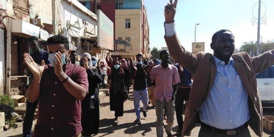 Sudan'da gösteriler bitmiyor