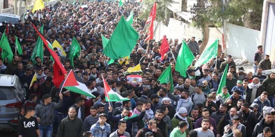 Yahudi yerleşimcinin şehit ettiği Filistinli çiftçi toprağa verildi