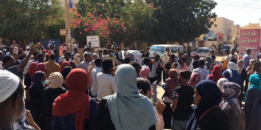 Sudan hükümeti göstericileri bağışladı