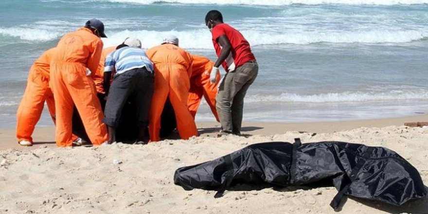 Afrika'da göçmen botları battı: 5 ölü