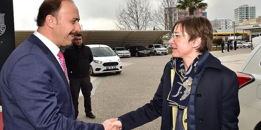 'Suriyelilere yönelik misafirperverliğiyle Türkiye herkese örnektir'