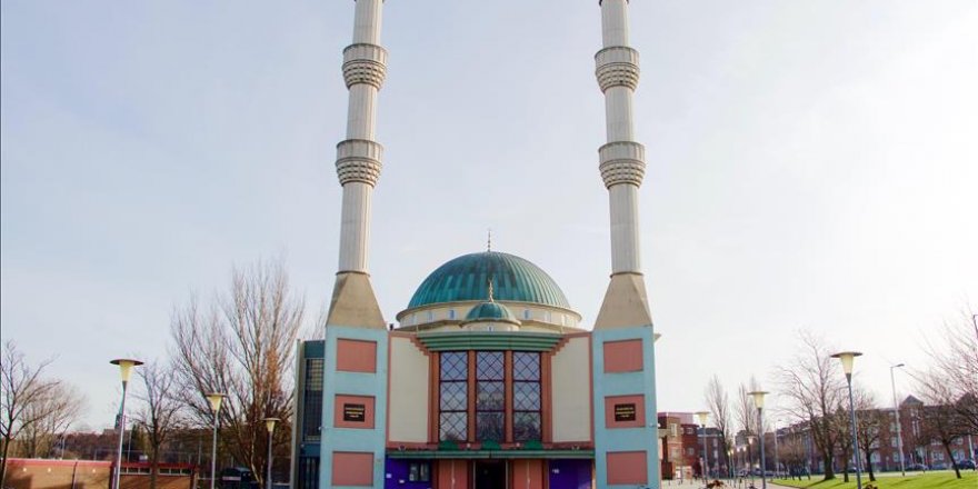 Hollandalı Müslümanların feryadı: Camilerimizi koruyun