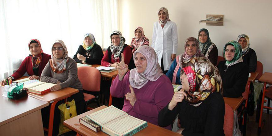 Diyanetten kadınlara özel 'cuma dersleri' başlıyor