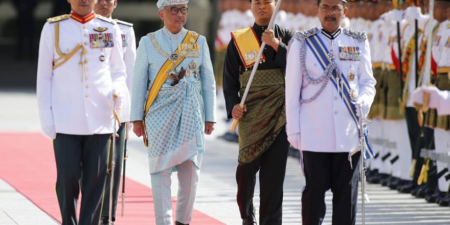 Malezya'nın yeni kralı görevine başladı