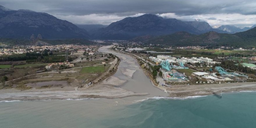 Hortum felaketinde kaybolan Buse'yi arama çalışmaları sürüyor