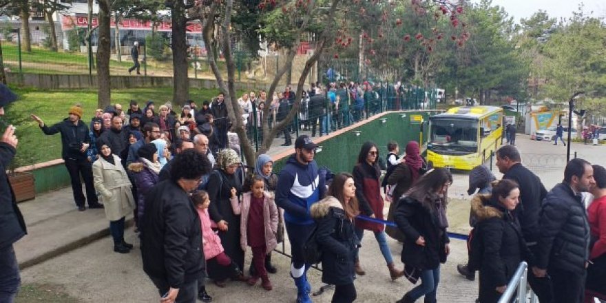 Teleferik ücreti düşünce sıra oluştu