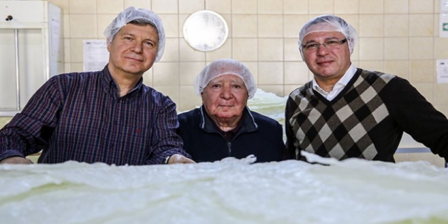 138 yıldır ürettikleri güllaç yurt dışındaki sofraları da süslüyor