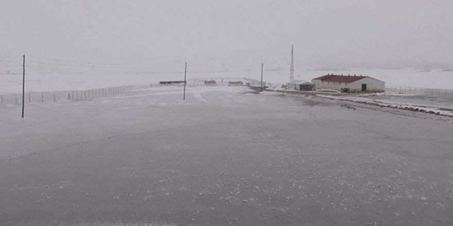 Muş'ta aşırı soğuklar su şebekelerini dondurdu