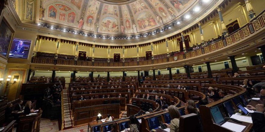 İspanya'da Katalonya sorunu azınlık hükümetini zora soktu