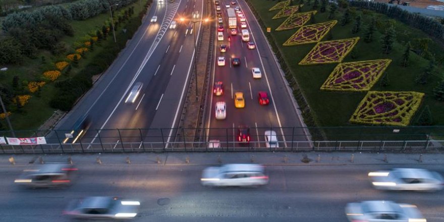 Trafikte 4 kişiye 1 araç düşüyor