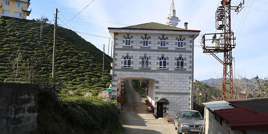Caminin içinden yol geçiyorsa orası Rize'dir